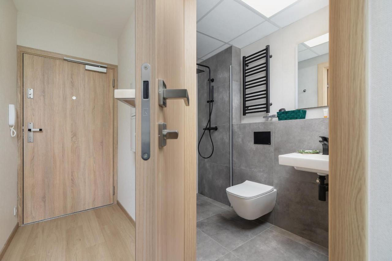 Апартаменти Cozy Sauna & Ac By Renters *