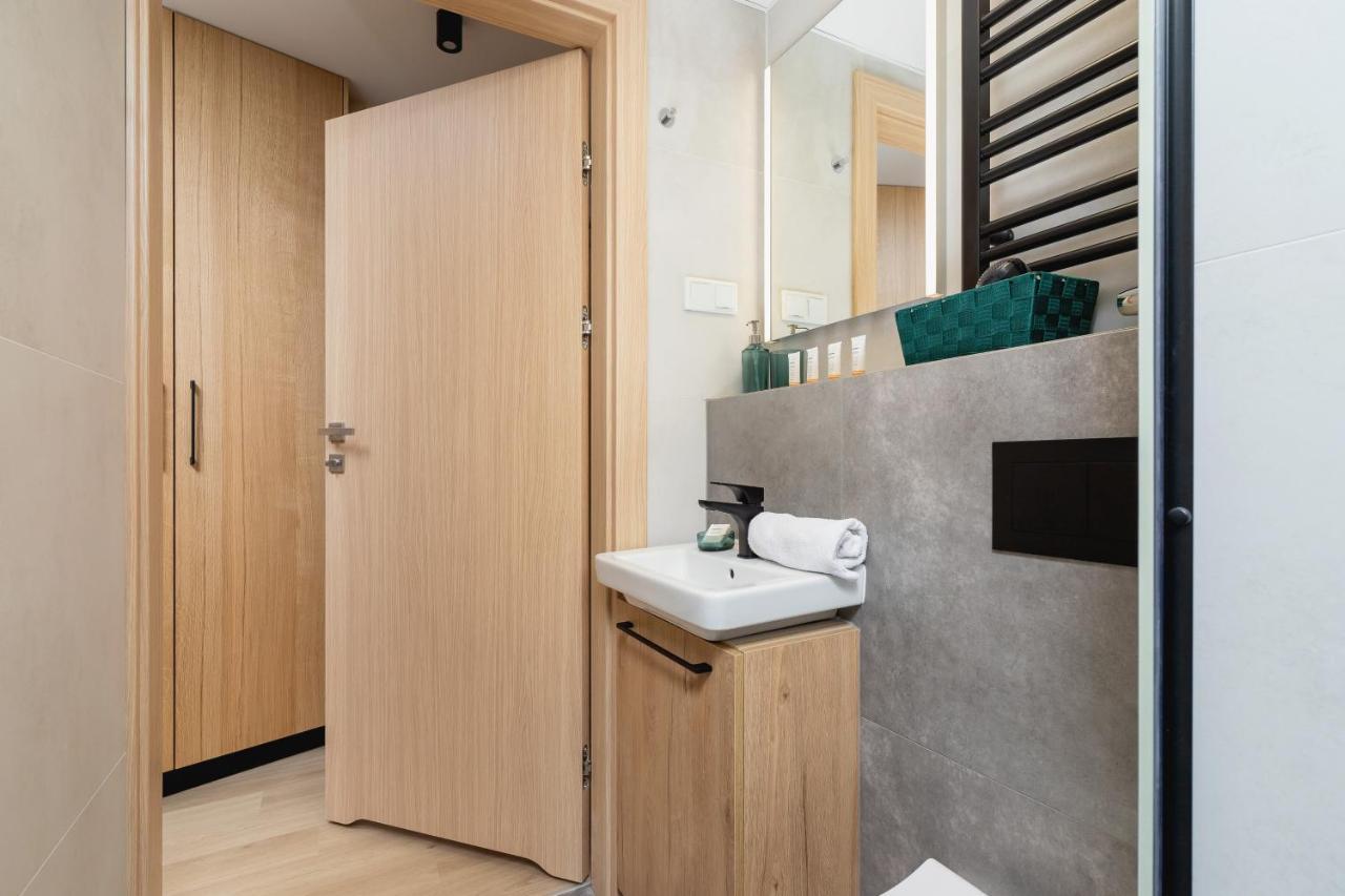 Апартаменти Cozy Sauna & Ac By Renters *