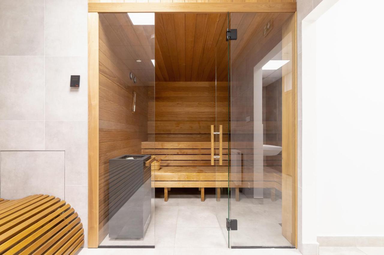 Апартаменти Cozy Sauna & Ac By Renters Краків