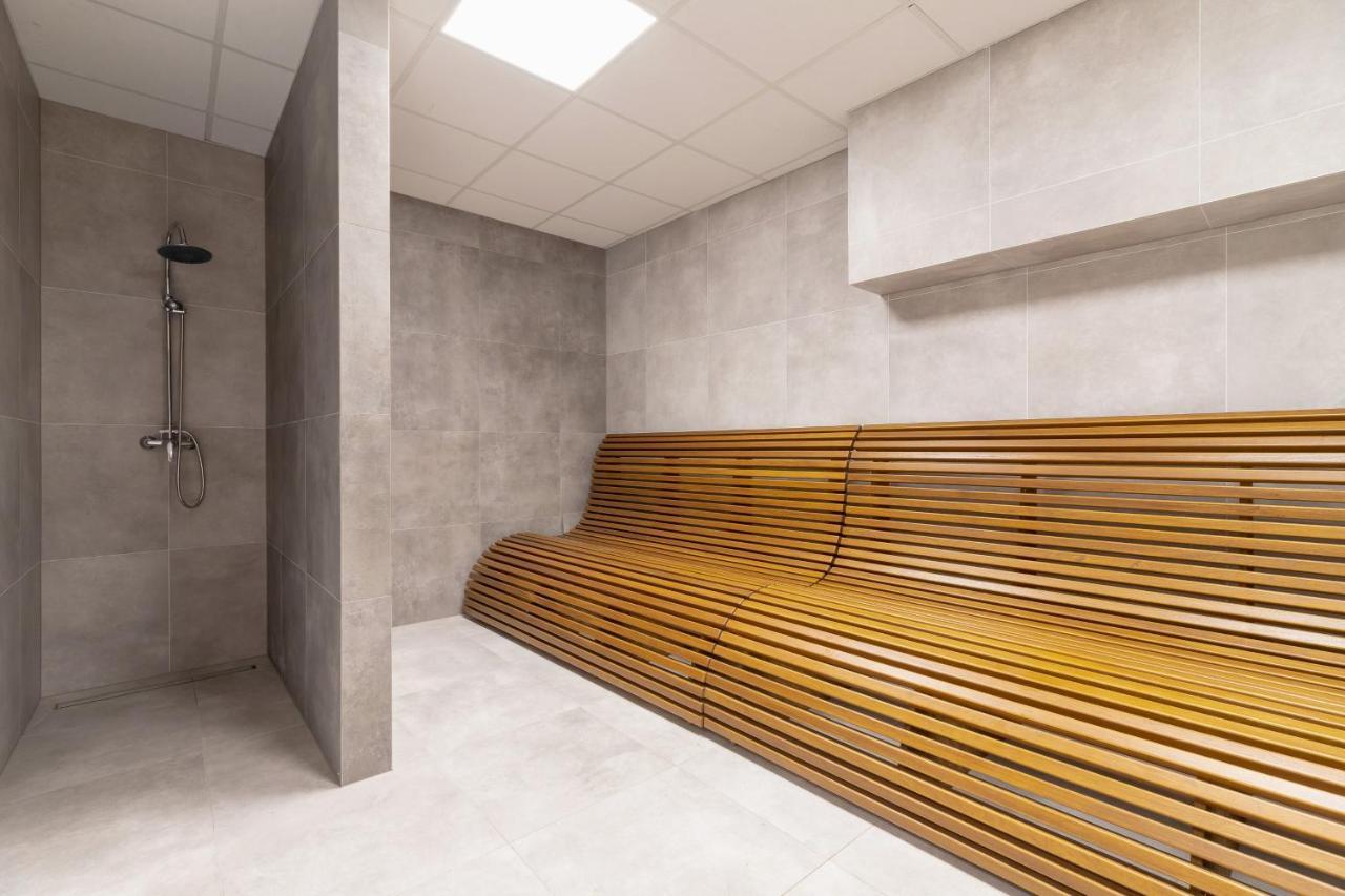 Апартаменти Cozy Sauna & Ac By Renters